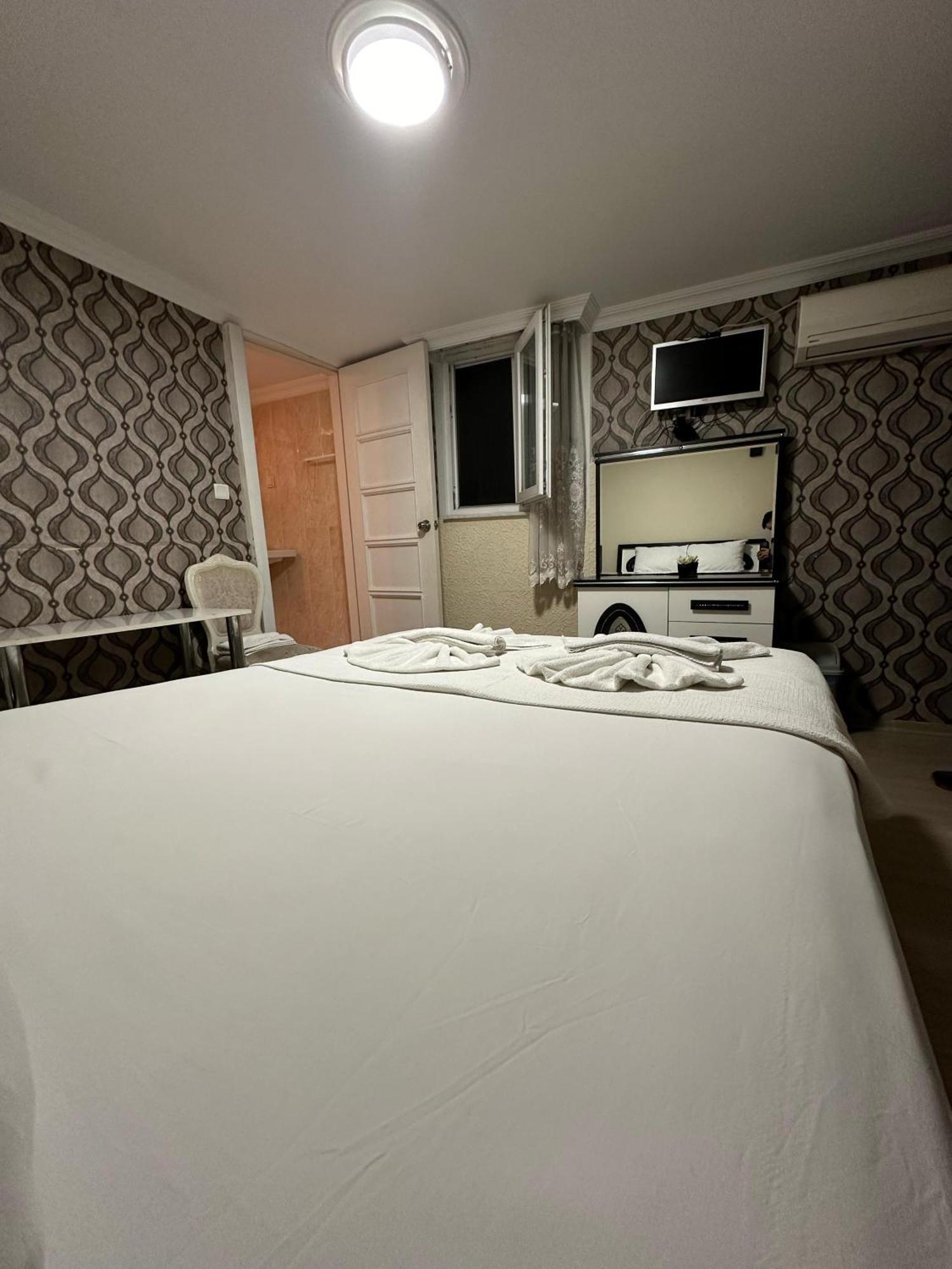 Sophia Studio Apart Hotel Истанбул Екстериор снимка
